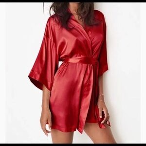 VICTORIA'S SECRET Signature Satin Short Robe